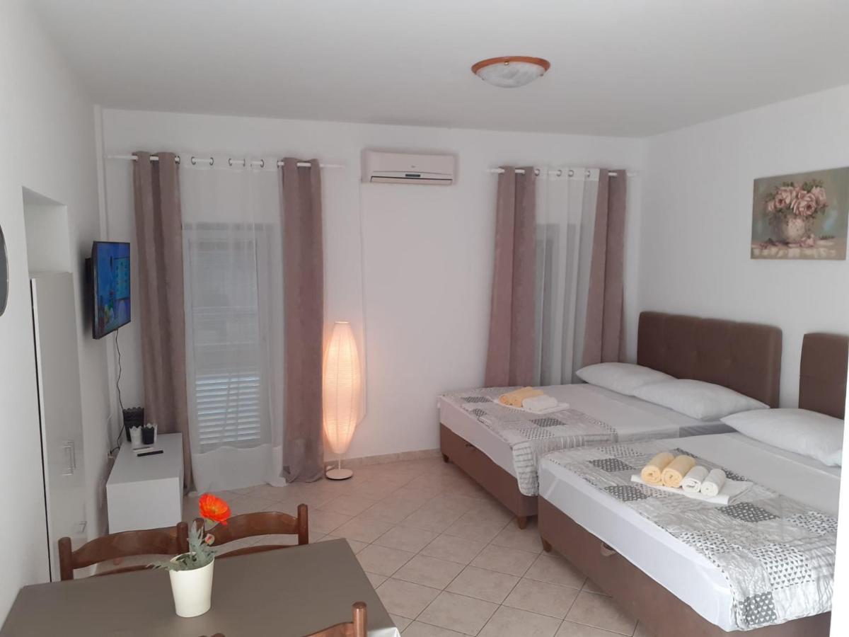 Apartments Vinea Baška Voda エクステリア 写真